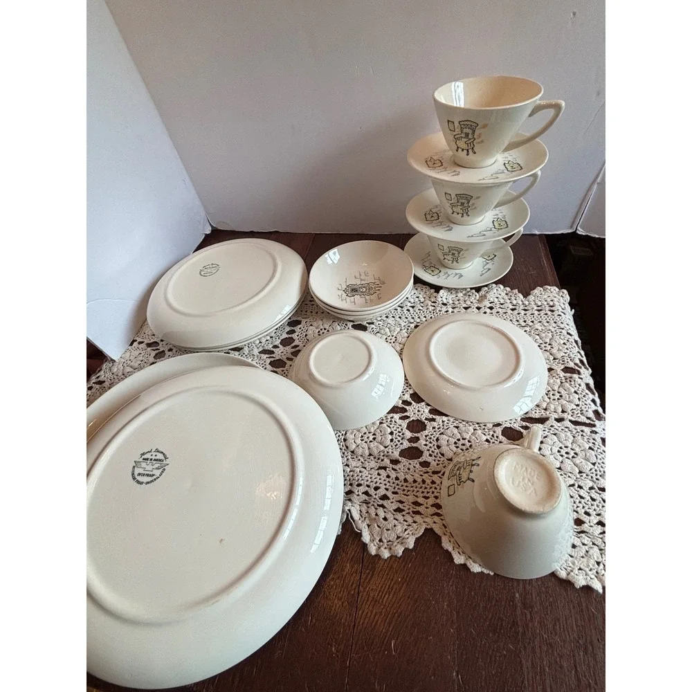 VTG 20pc Colonial Hand Decorated Dinnerware Set Made in‎ USA Mid Century 1950s
